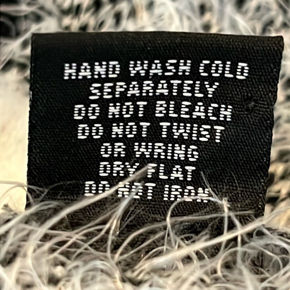 Objects D'art Black and White High/Low Eyelash Sweater Size XL - Picture 5 of 5